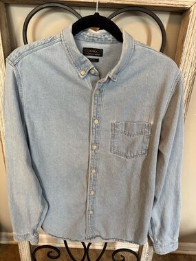 Zara Light Wash Chambray Button Down Shirt Mens M Slim Fit Cotton Blue